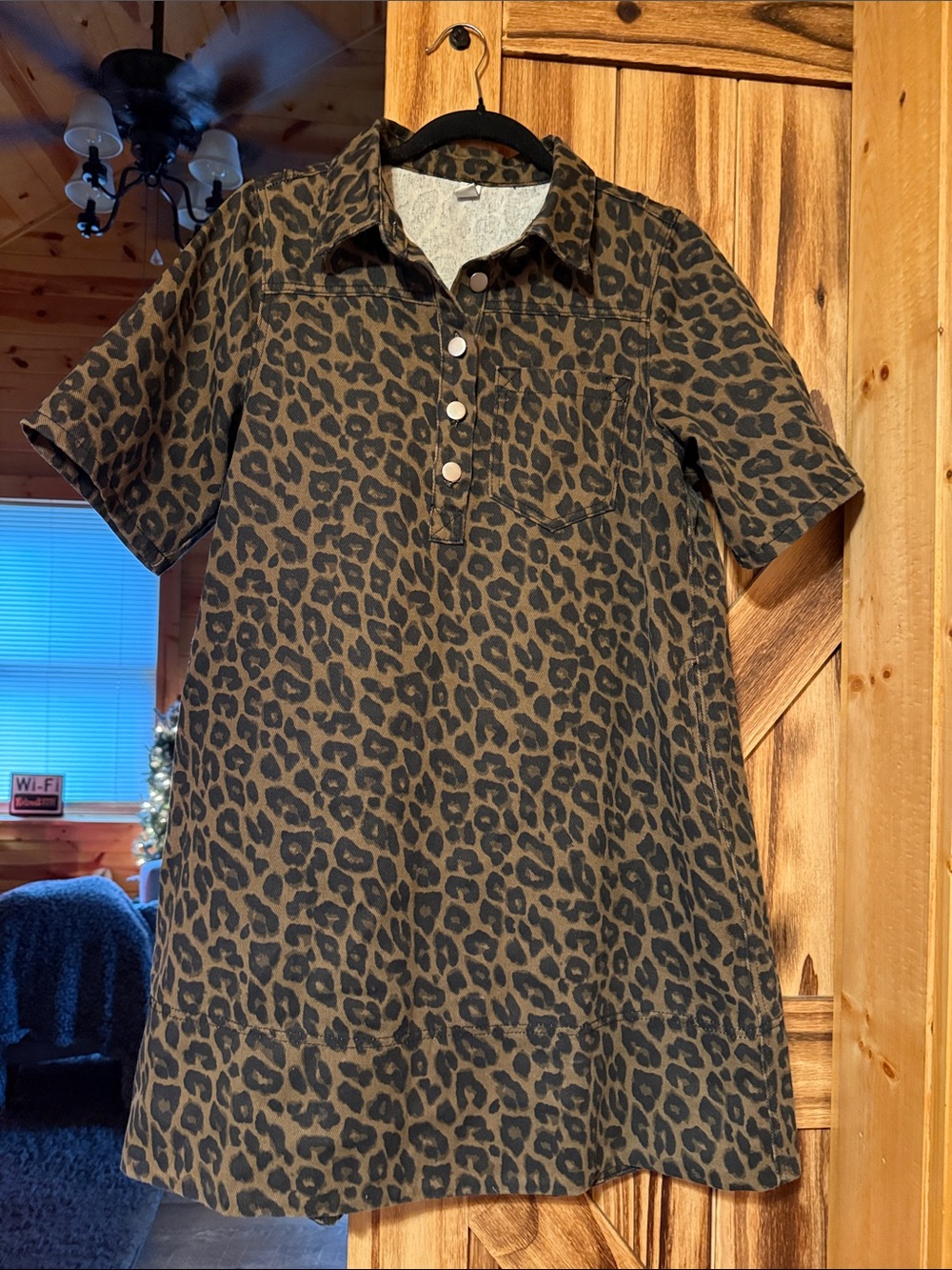 Leopard Print Short Sleeve Midi Dress in Brown/Black